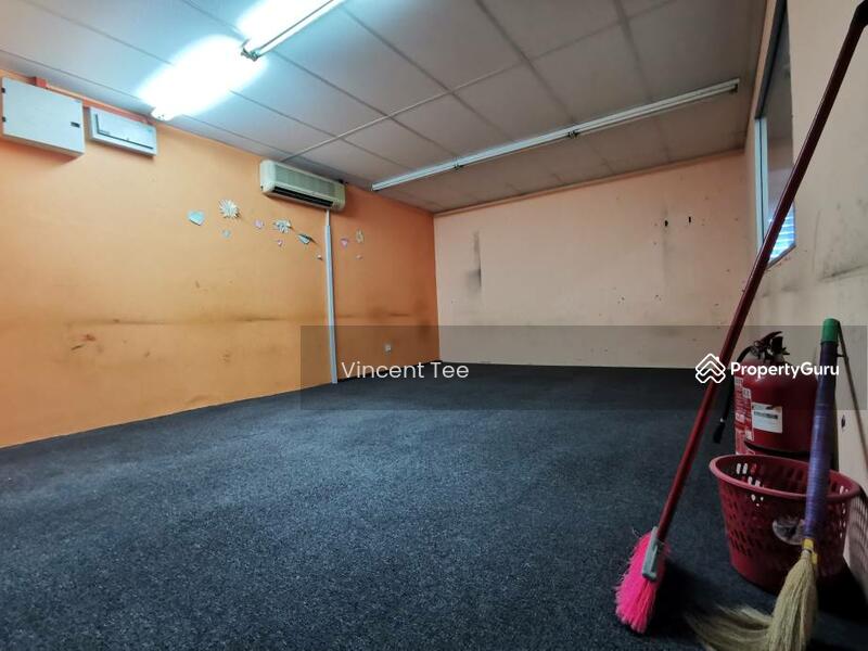 Shop Office with Partition Room Subang Bestari U5 Shah Alam untuk Untuk Disewa - RM 1,800 /bulan, Mac 2026 - PropertyGuru.com.my