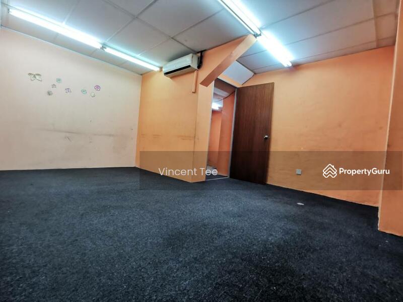 Shop Office with Partition Room Subang Bestari U5 Shah Alam untuk Untuk Disewa - RM 1,800 /bulan, Mac 2026 - PropertyGuru.com.my