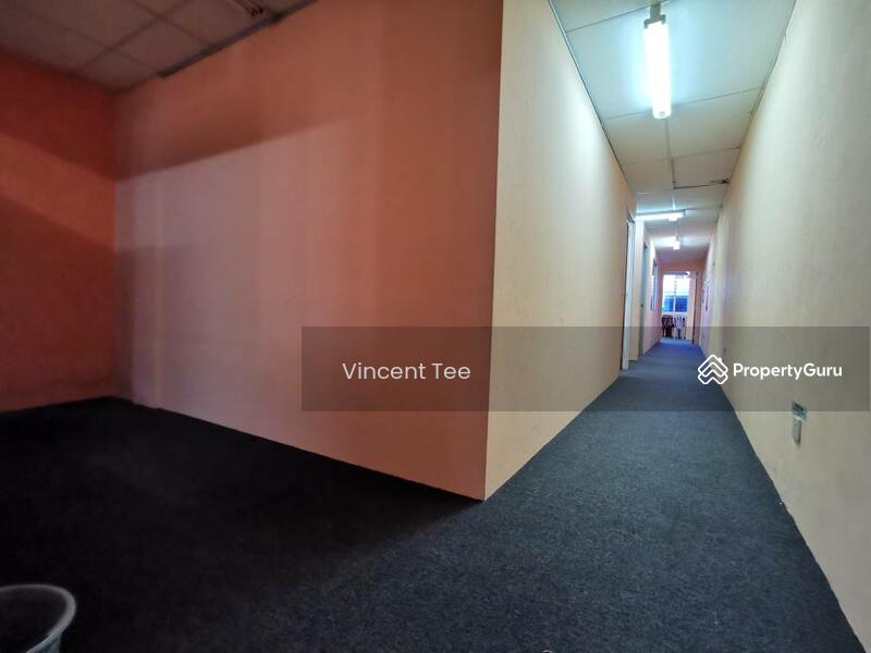 Shop Office with Partition Room Subang Bestari U5 Shah Alam untuk Untuk Disewa - RM 1,800 /bulan, Mac 2026 - PropertyGuru.com.my