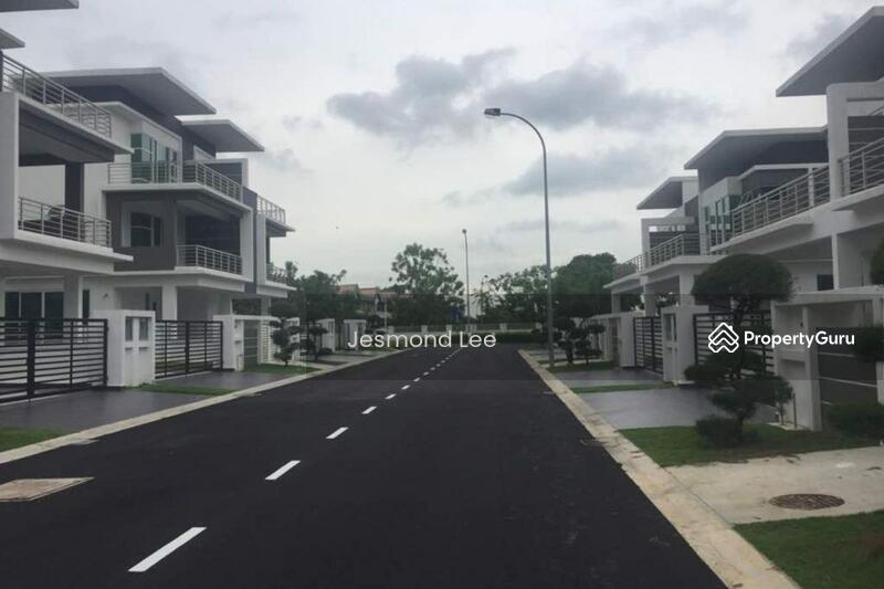 Austin Heights Mount Austin Taman Daya Setia Indah Desa Tebrau, Jalan Austin Heights, Mount