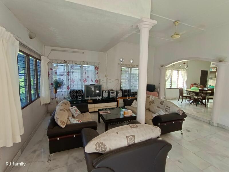 For Sale - Freehold Single Storey Bungalow at Ujong Pasir