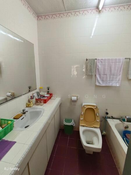 For Sale - Freehold Single Storey Bungalow at Ujong Pasir