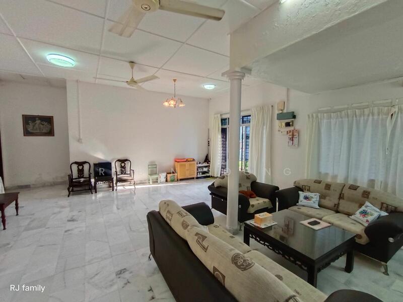 For Sale - Freehold Single Storey Bungalow at Ujong Pasir