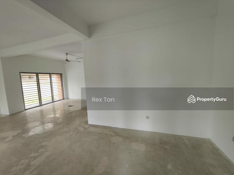 Emerald Heights Jalan PUJ 9 Taman Puncak Jalil Double Storey SemiD