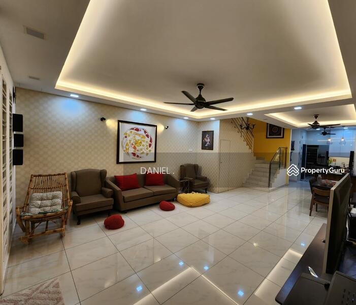 Untuk Dijual - TRIPLE STOREY INTERMEDIATE LINK HOUSE LOCATED AT SAUJANA PUCHONG, BANDAR PUCHONG PERMAI, PUCHONG.