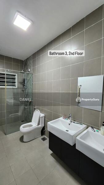 Untuk Dijual - TRIPLE STOREY INTERMEDIATE LINK HOUSE LOCATED AT SAUJANA PUCHONG, BANDAR PUCHONG PERMAI, PUCHONG.