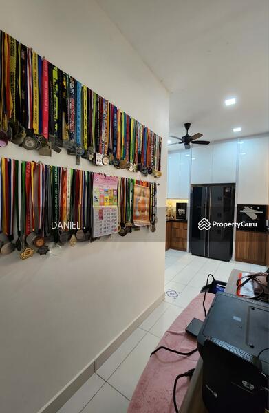 Untuk Dijual - TRIPLE STOREY INTERMEDIATE LINK HOUSE LOCATED AT SAUJANA PUCHONG, BANDAR PUCHONG PERMAI, PUCHONG.
