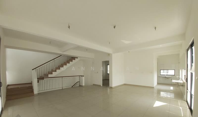 Rumah Teres 3 Tingkat untuk Dijual di Telok Panglima Garang (Selangor) - Joanna Tan - Living Room - PropertyGuru.com.my