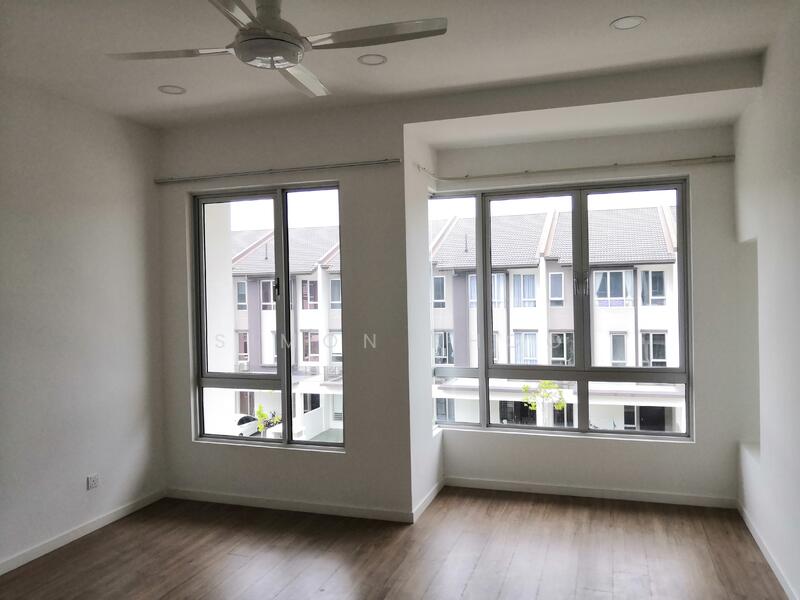 Rumah Teres 3 Tingkat untuk Dijual di Bandar Tropicana Aman (Telok Panglima Garang) - Simon Khoo - PropertyGuru.com.my