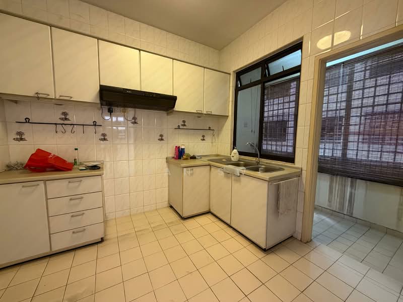Condominium for Sale at Mutiara Oriental - Ryan Swe - Kitchen - PropertyGuru.com.my