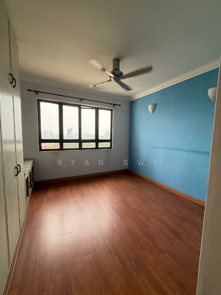 Condominium for Sale at Mutiara Oriental - Ryan Swe - Bedroom - PropertyGuru.com.my