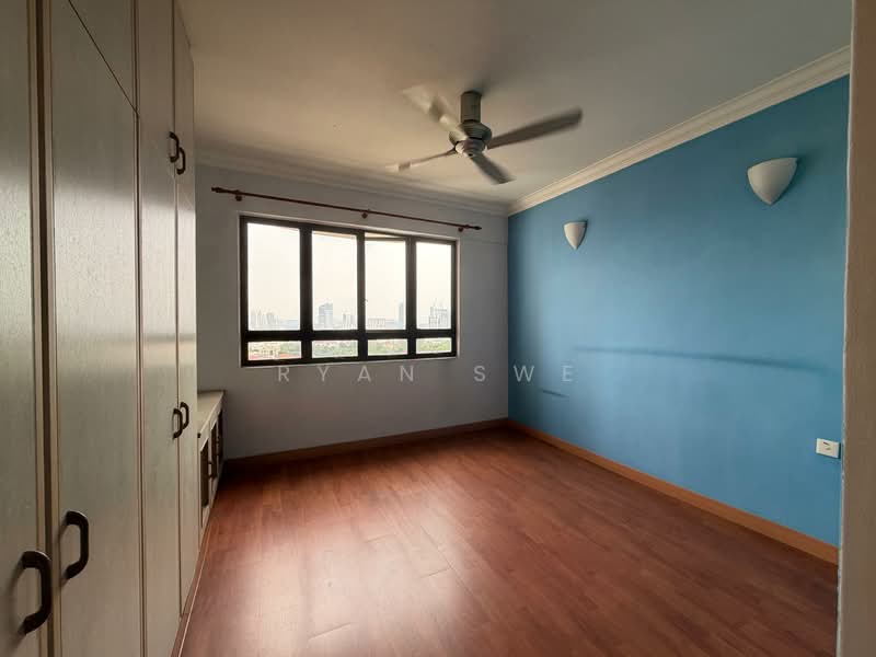 Condominium for Sale at Mutiara Oriental - Ryan Swe - Bedroom - PropertyGuru.com.my