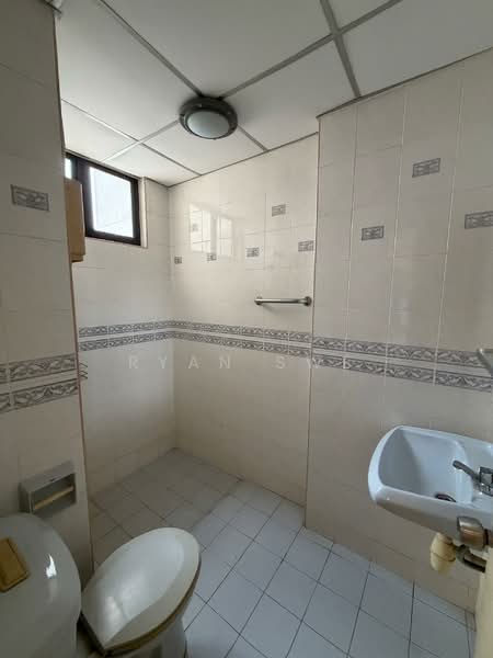 Condominium for Sale at Mutiara Oriental - Ryan Swe - Bathroom - PropertyGuru.com.my