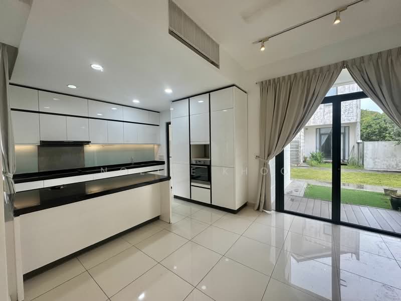 For Rent - Avira Medini Iskandar