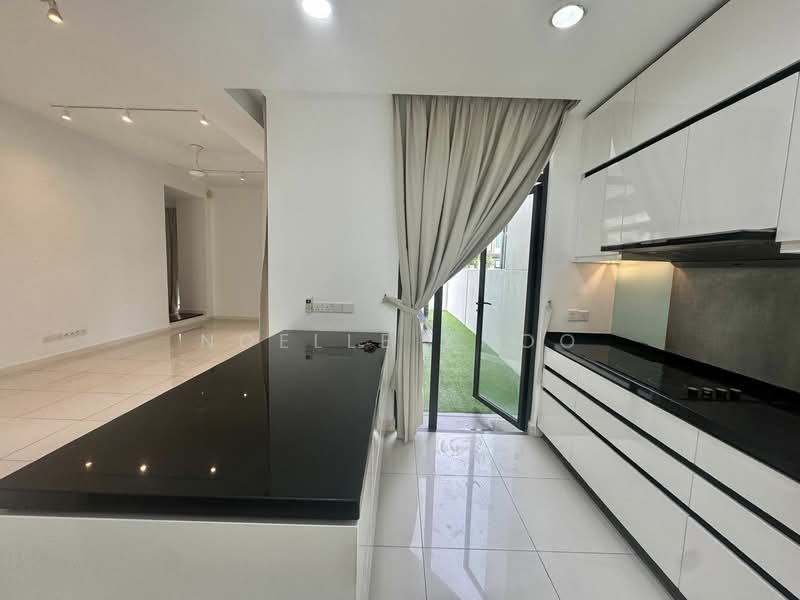 For Rent - Avira Medini Iskandar