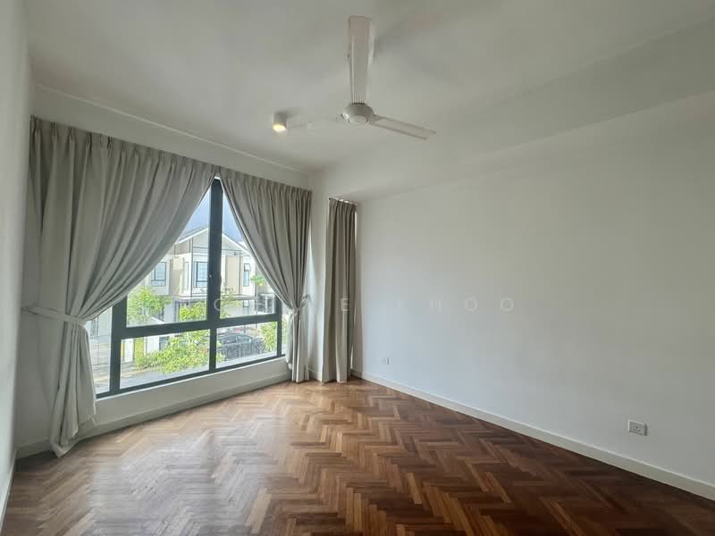 For Rent - Avira Medini Iskandar