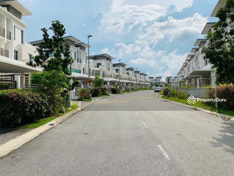 Untuk Dijual - Semi D 3 Three Storey Terrace Regency Parc Desa Mas Bandar Country Homes Kota Emerald Rawang