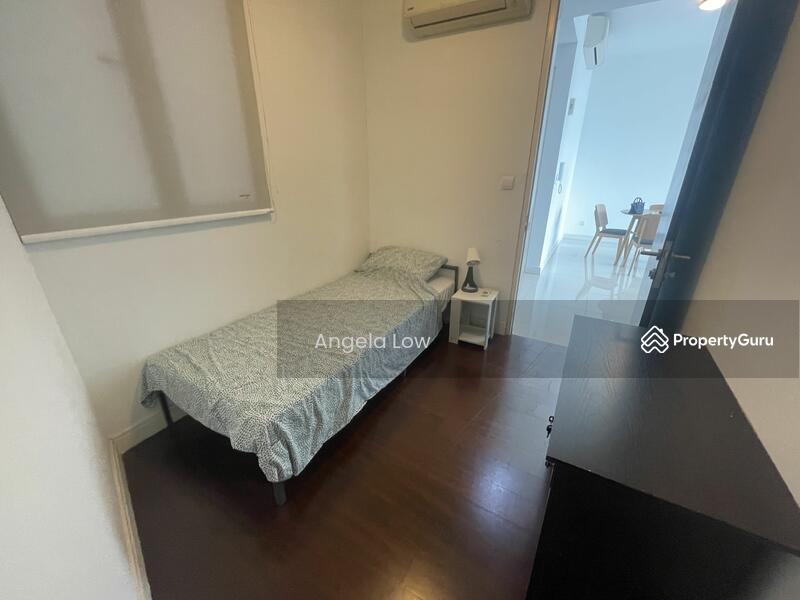 Empty room for this room, single bed not available