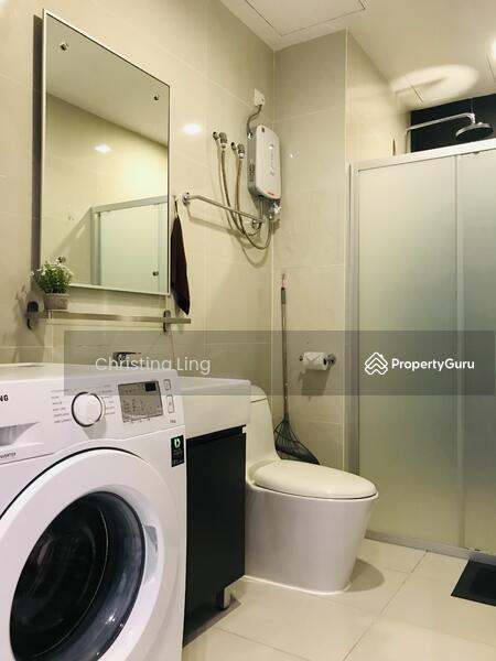 Kondominium untuk Disewa di Amberside @ Country Garden Danga Bay - Christina Ling - bathroom  - PropertyGuru.com.my