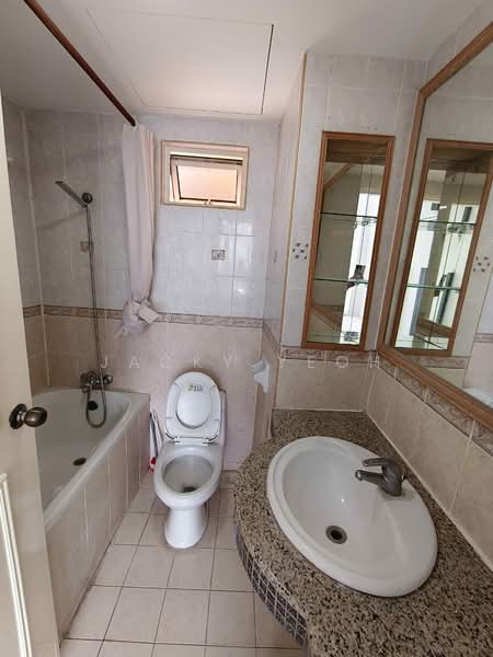 Condominium for Sale at Gold Coast Resort Condominium - Jacky Yeoh - Bathroom - PropertyGuru.com.my