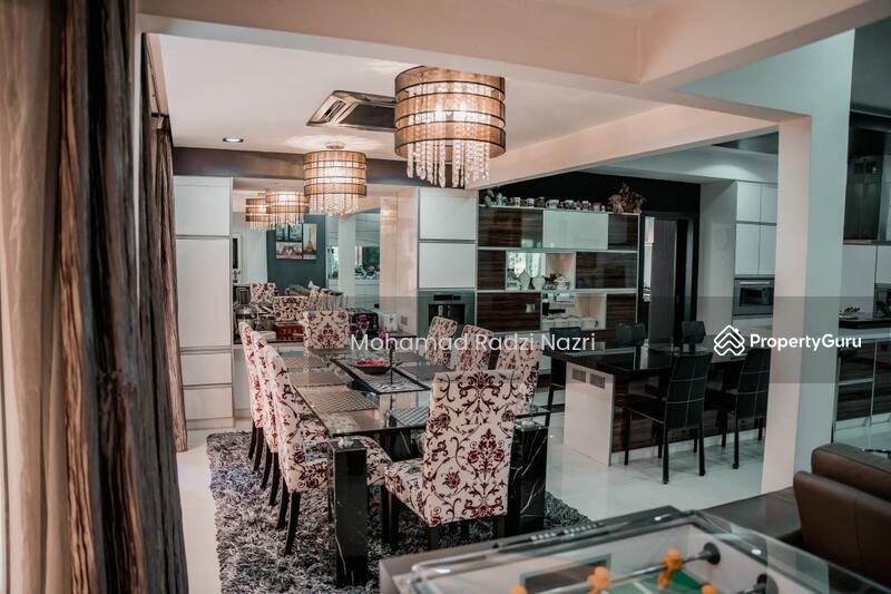 GLENMARIE COURTS, FREEHOLD, BEAUTIFUL 2.5 STOREY BUNGALOW, SHAH ALAM