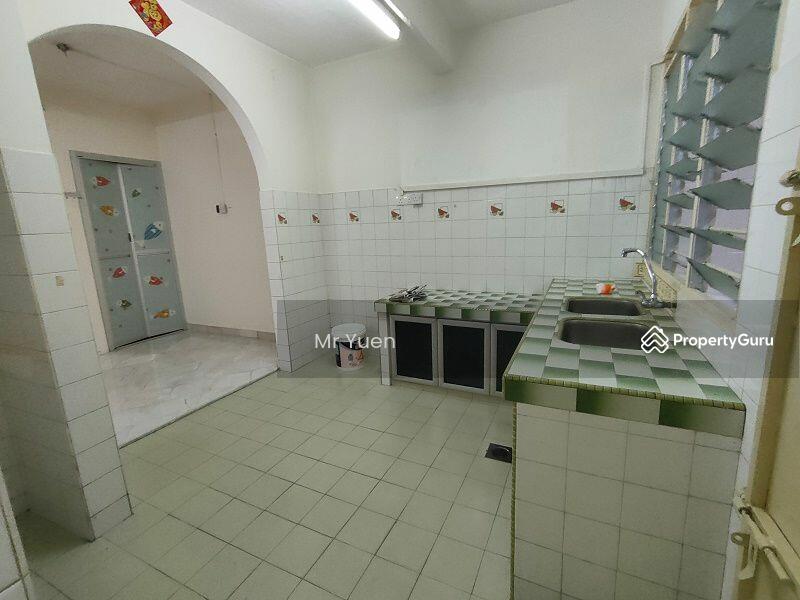 Pekan Razaki/ Gunung Rapat Terrace house, Laluan Rokam, Ipoh, Perak, 3