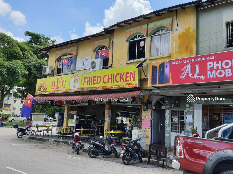 SAME ROW WITH MAMAK RESTAURANT 