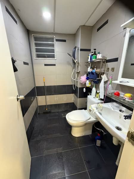 Apartment for Sale at Seri Baiduri - Jeshua Oo - Bathroom - PropertyGuru.com.my