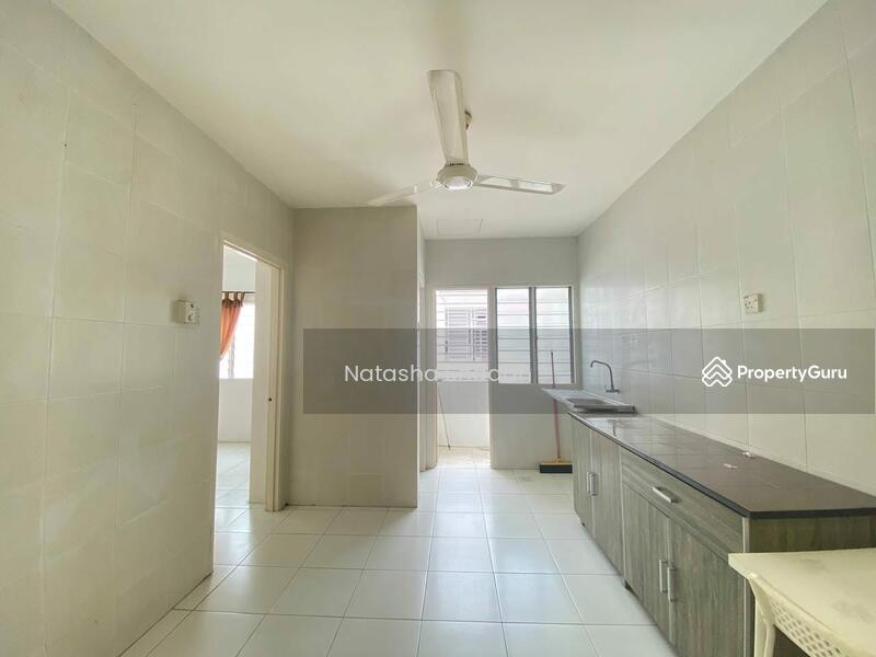 For Sale - TOWNHOUSE PEARL VILLA @ SP 4 BANDAR SAUJANA PUTRA