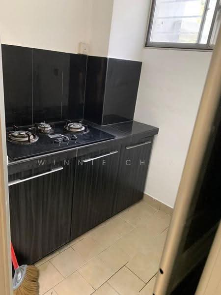 Kondominium untuk Dijual di Lagoon Suites - Winnie Chow - Kitchen - PropertyGuru.com.my