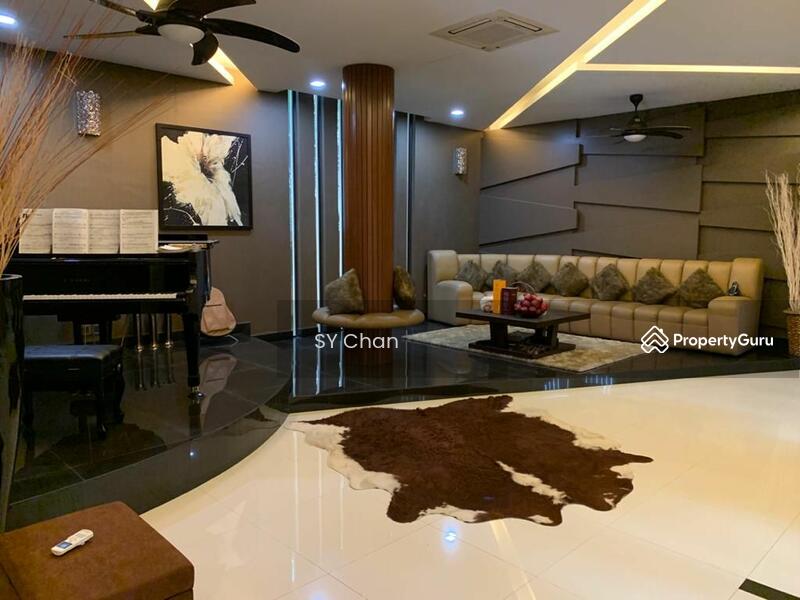 Puchong Bandar Kinrara BK9 Nicely Renovated Bungalow House For Sale, Bandar Kinrara, Puchong