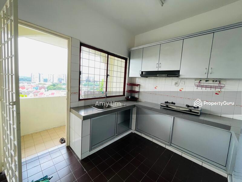 Lafite Apartment (Subang Jaya) Jalan SS 17/1, SS17, Subang Jaya, Selangor, 3 Bedrooms, 941 sqft