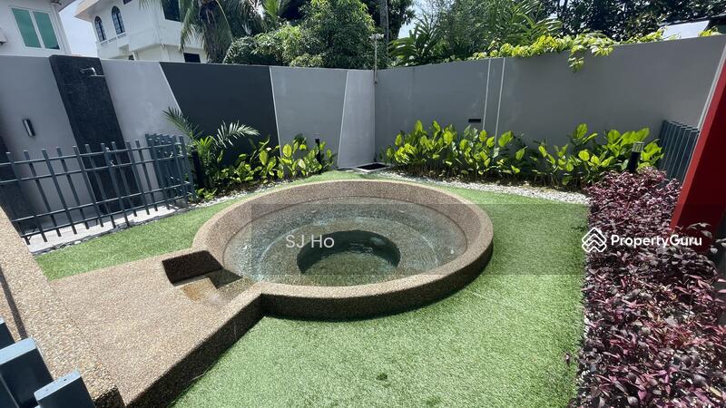 Casa Residences - Jacuzzi