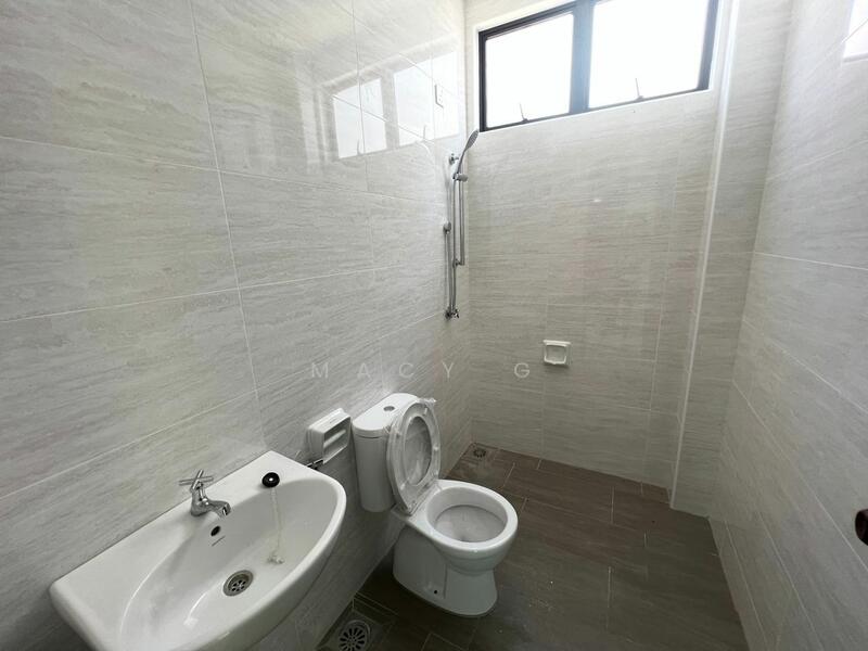 Untuk Dijual - Semi-D house at Cheng