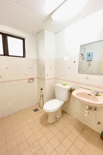 For Rent - Vista Komanwel A