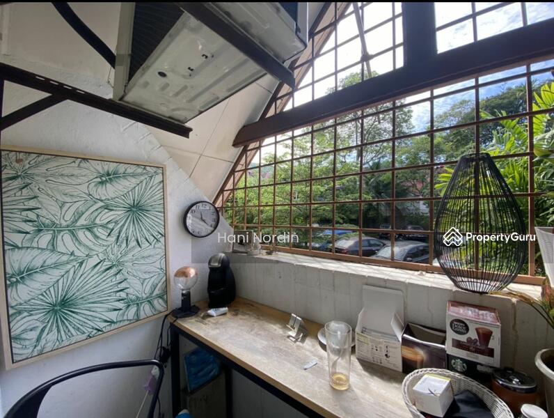 Tempat mencari ilham di master room.