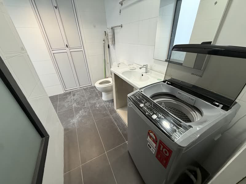 Condominium for Rent at SOHO @ Empire City - Alan Chia - Bathroom - PropertyGuru.com.my