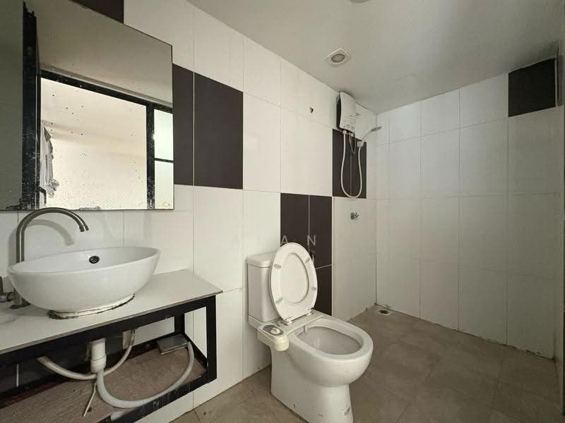 Condominium for Rent at SOHO @ Empire City - Alan Chia - Bathroom - PropertyGuru.com.my