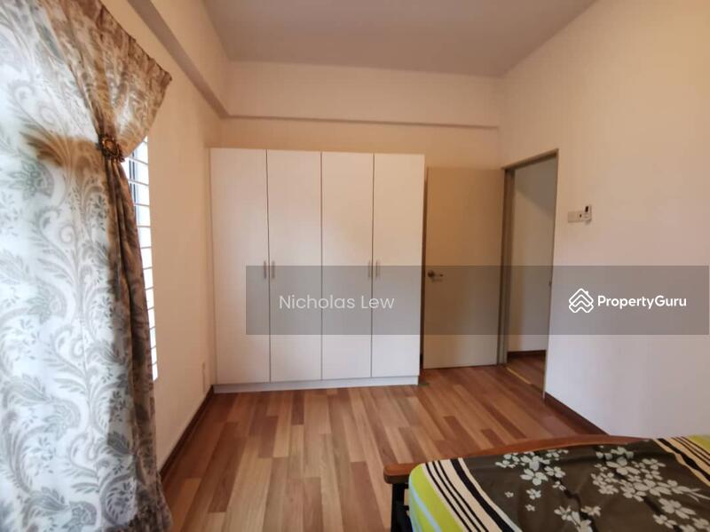 Bayan Villa, Seri Kembangan, , Taman Bukit Serdang Seksyen 2 Taman