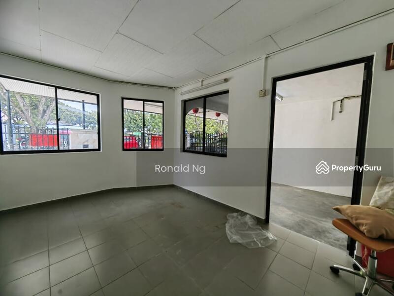 Single Storey Terrace Corner Taman Sri Indah Batu Maung, Lebuh Batu