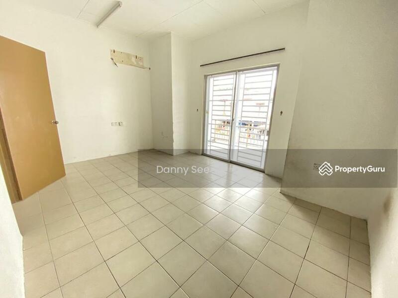 Taman Scientex Kulai Kelapa Sawit Double Storey Terrace House, Kulai