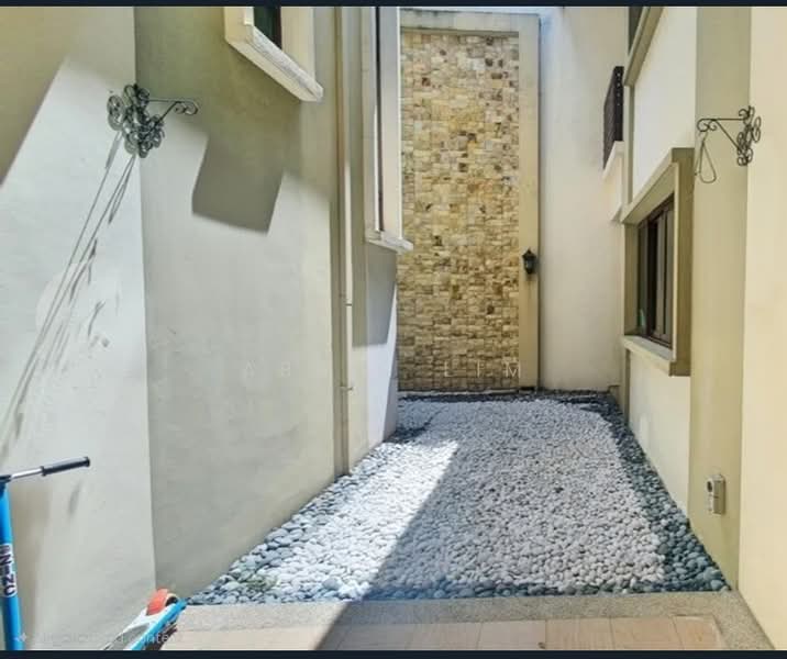 Semi-Detached House for Sale in Bukit Jelutong (Shah Alam) - Abbie Lim - PropertyGuru.com.my