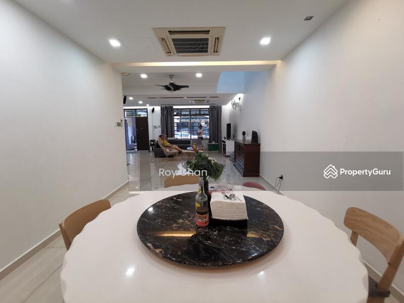 Taman Molek grove large 2 storey superlink house, Jalan Molek 1/40