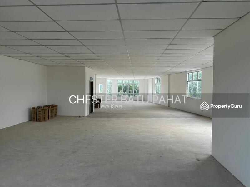 Untuk Dijual - Shop-office at Muar