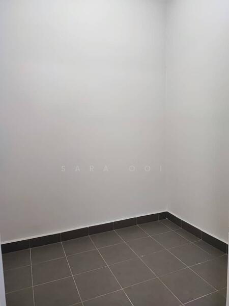 Spacious Utility Room