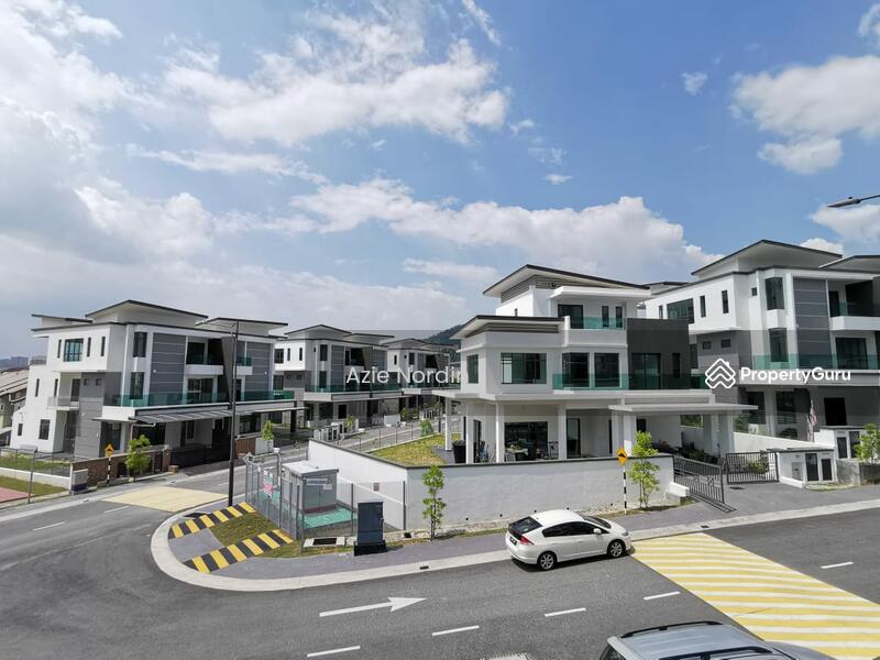 For Sale - 3 Storey Semi D Saujana Heights, Kajang Selangor