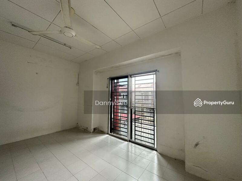 Taman Scientex Kulai Kelapa Sawit Double Storey Terrace House, Kulai