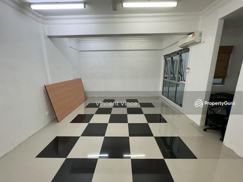 Untuk Dijual - Queen's Avenue