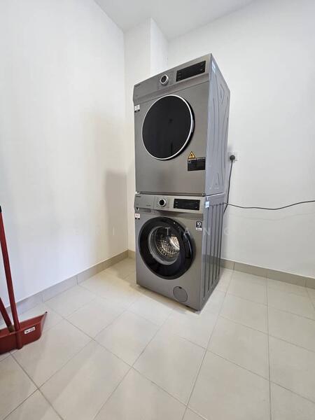 Untuk Disewa - Emerald Hill