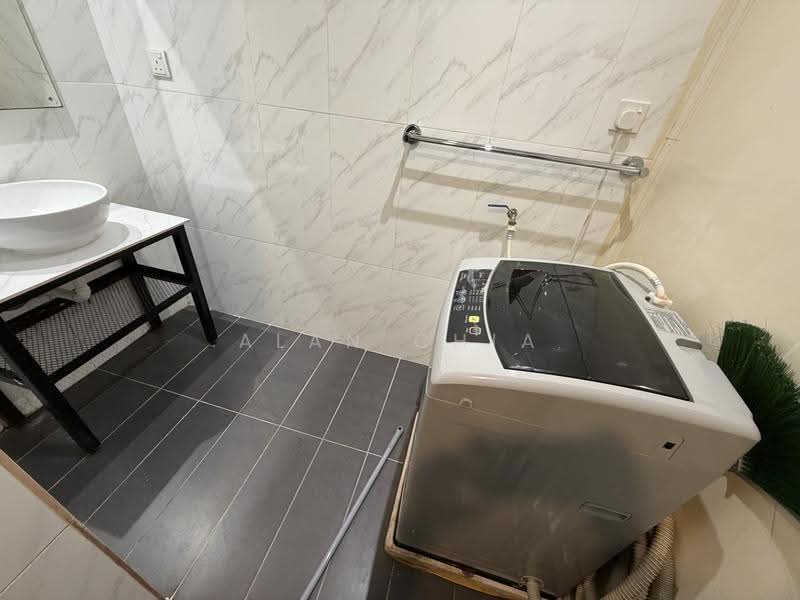 Condominium for Rent at SOHO @ Empire City - Alan Chia - Bathroom - PropertyGuru.com.my